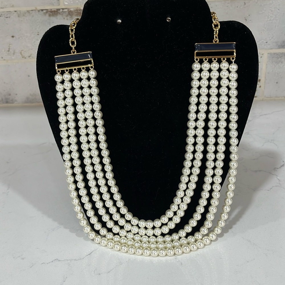 Talbots NWT Beautiful Faux Pearl Necklace
